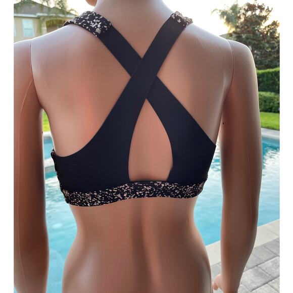 Old Navy Activewear Top Powersoft Women  Sz S slightly used - Picture 2 of 5